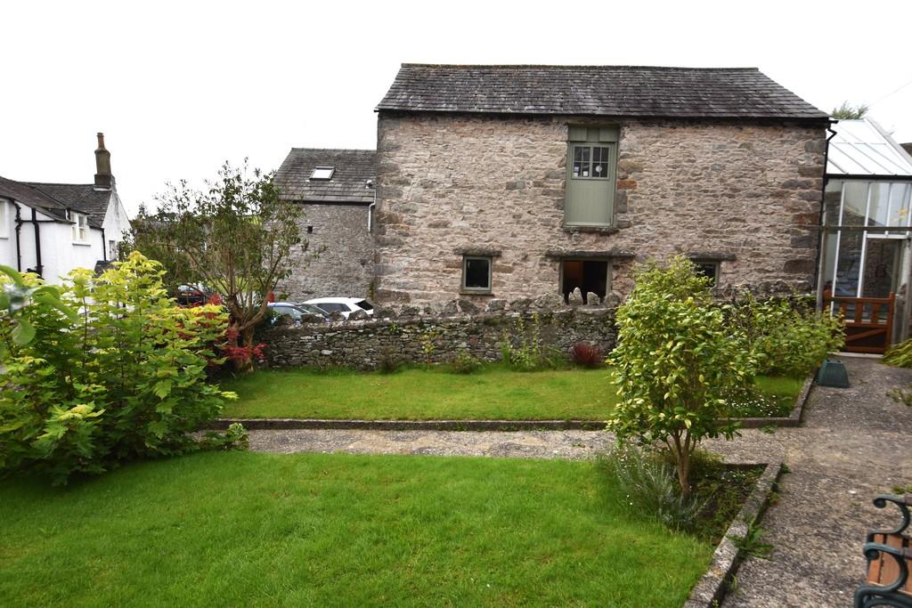 Front Garden Looking To Barn