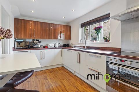 111 Worlds End Lane, Enfield, EN2 7RG