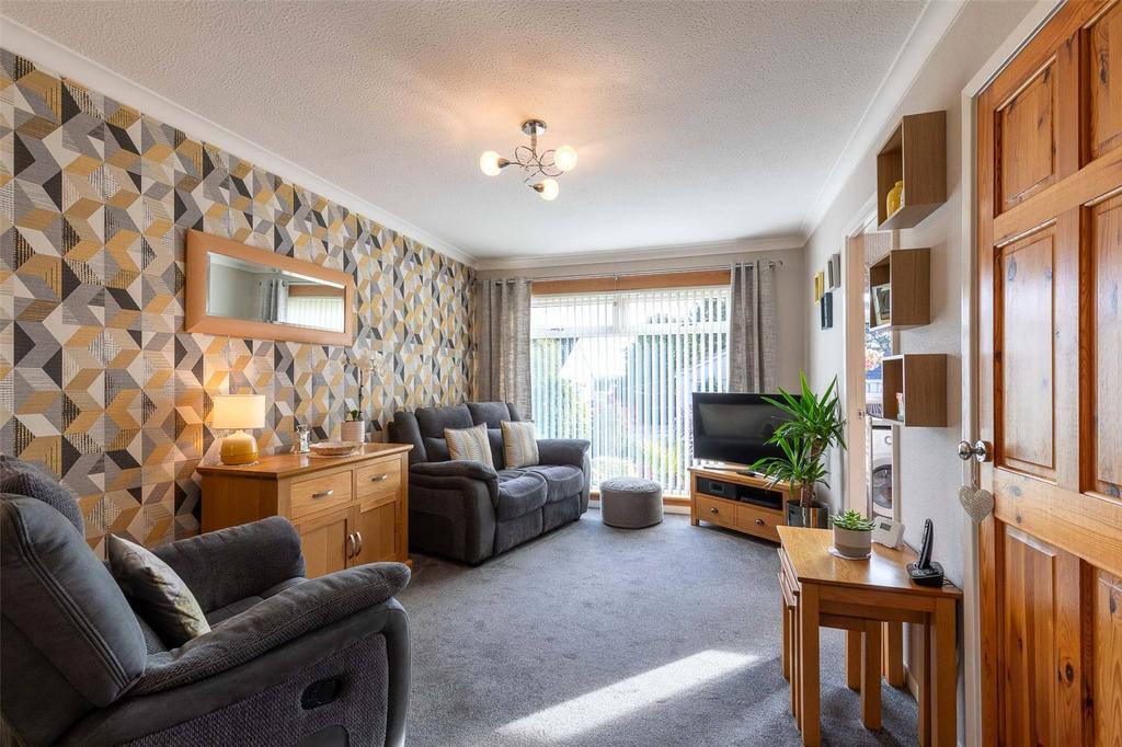 3 Smithfield Crescent, Blairgowrie, PH10 2 bed semidetached bungalow