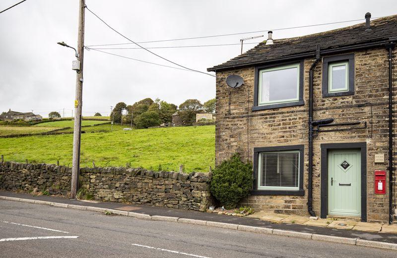Post Box Cottage, 88 Rochdale Road, Ripponden HX6 4LF 2 bed end of