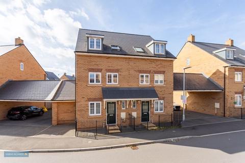 61 Batt Drive, Cheddon Fitzpaine, Taunton, TA2 8FY