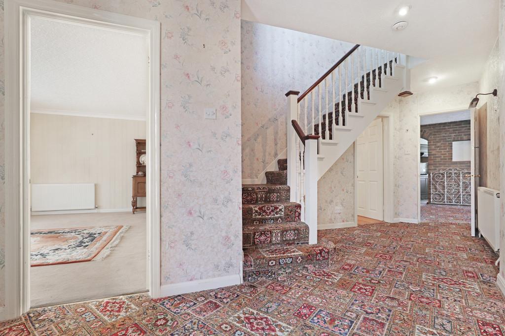 Theydon Grove, Epping 5 bed detached house for sale £950,000