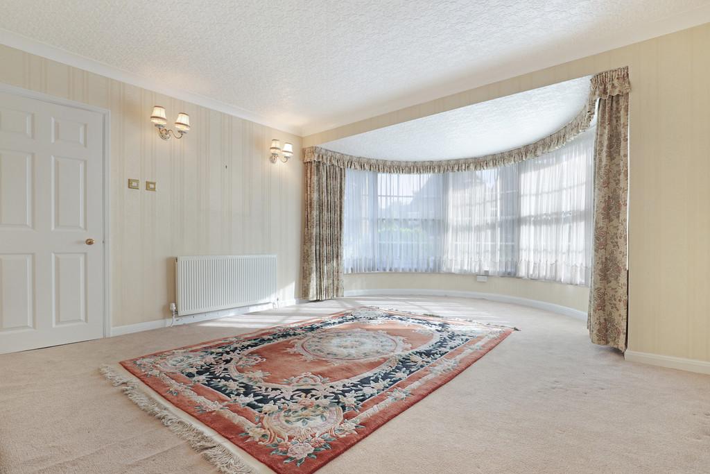 Theydon Grove, Epping 5 bed detached house for sale £950,000