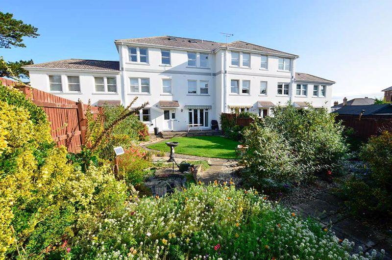 CLEVELAND ROAD ROUNDHAM PAIGNTON 3 bed apartment for sale £295,000