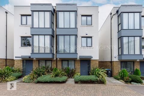 4 bedroom semi-detached house for sale, Wellston Crescent,  Southgate , N14