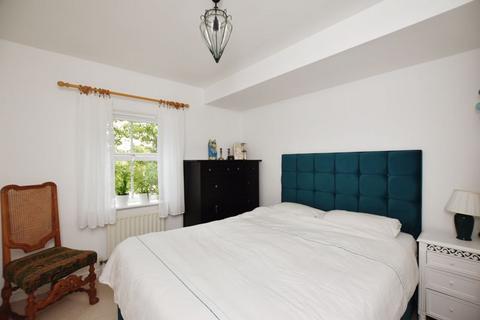 Flat 20, Bartholomew Court Spire View, Salisbury, SP2 7GB