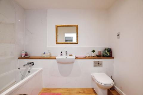 Flat 20, Bartholomew Court Spire View, Salisbury, SP2 7GB