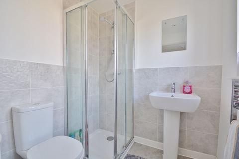 16 Edsell Crescent, Thame, OX9 3BP