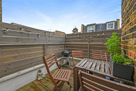 2 bedroom apartment to rent, Gayford Road, London, W12