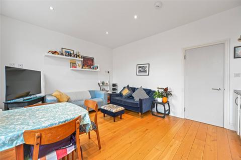 2 bedroom apartment to rent, Gayford Road, London, W12