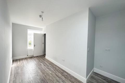 1 bedroom flat to rent, London Road, Bexhill on Sea, East Sussex, TN39 3LE