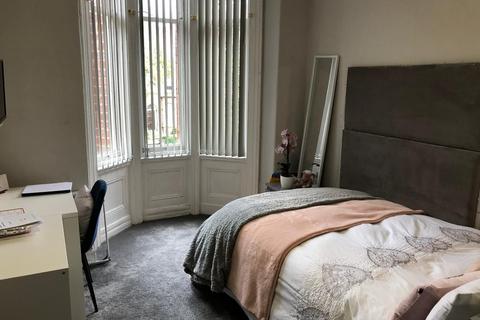 4 bedroom apartment to rent, 67 Clarendon Road, Leeds LS2