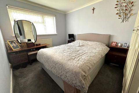 2 bedroom semi-detached bungalow for sale, L&D Borders, Luton LU4