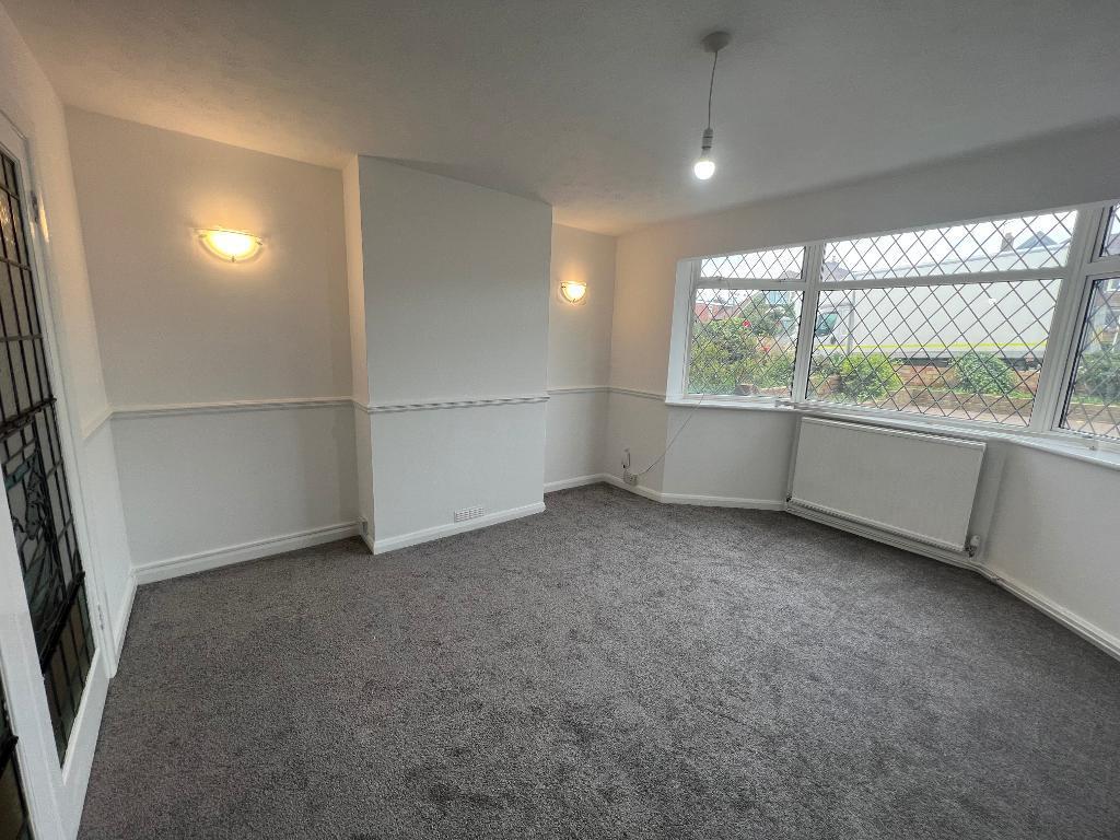 Hangleton Road, Hove, East Sussex, BN3 7LR 4 bed semidetached house to