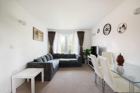 2 bedroom flat for sale, Celandine Grove, London, N14