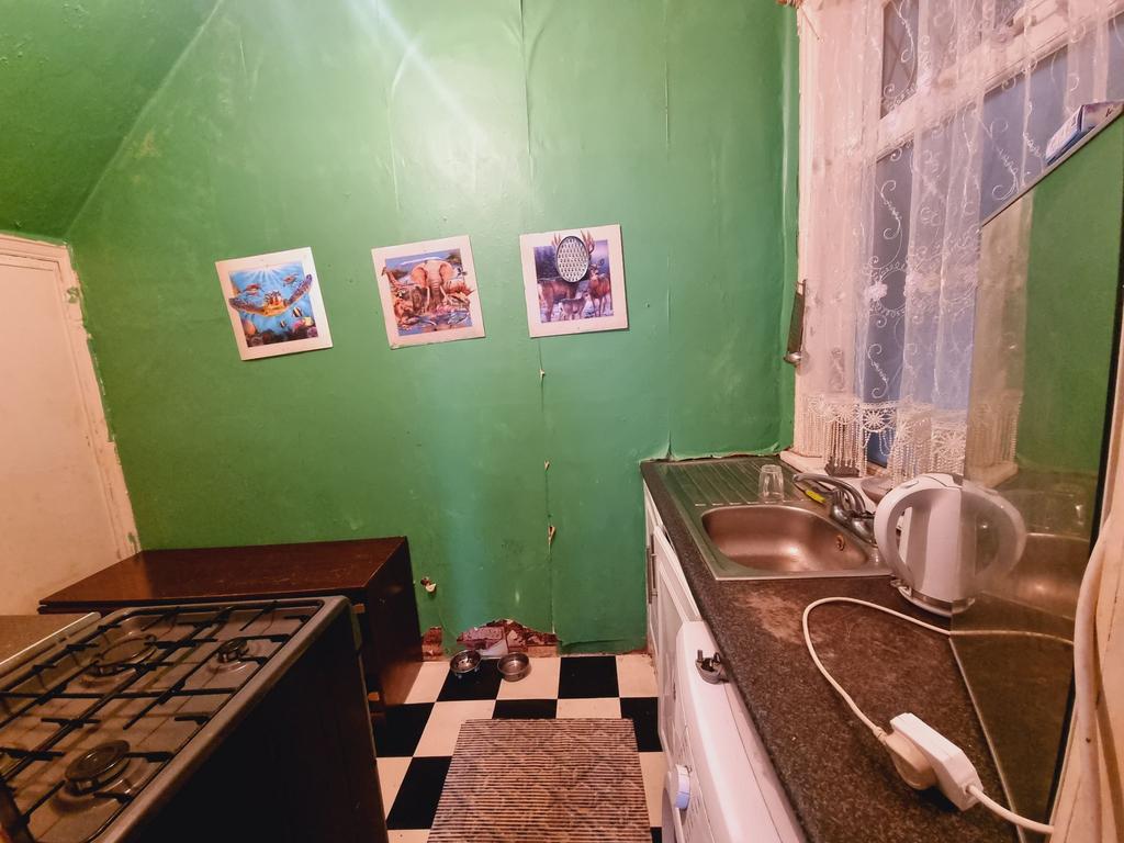 Photograph 8