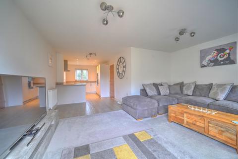 9 Granite Close, South Molton, EX36 3FD