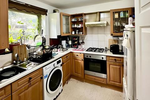 2 bedroom flat for sale, Archery Close, Wealdstone, Harrow HA3