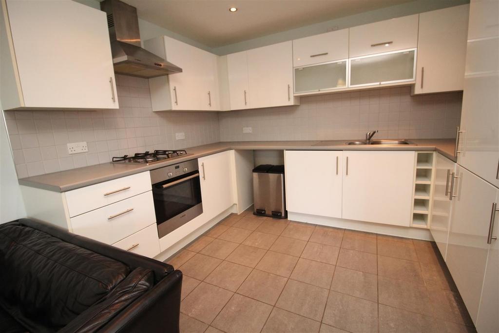 Orchard Plaza, Poole 1 bed apartment £145,000
