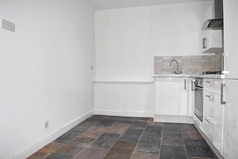 2 bedroom flat to rent, Low Skellgate, Ripon