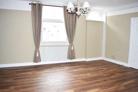 2 bedroom flat to rent, Low Skellgate, Ripon