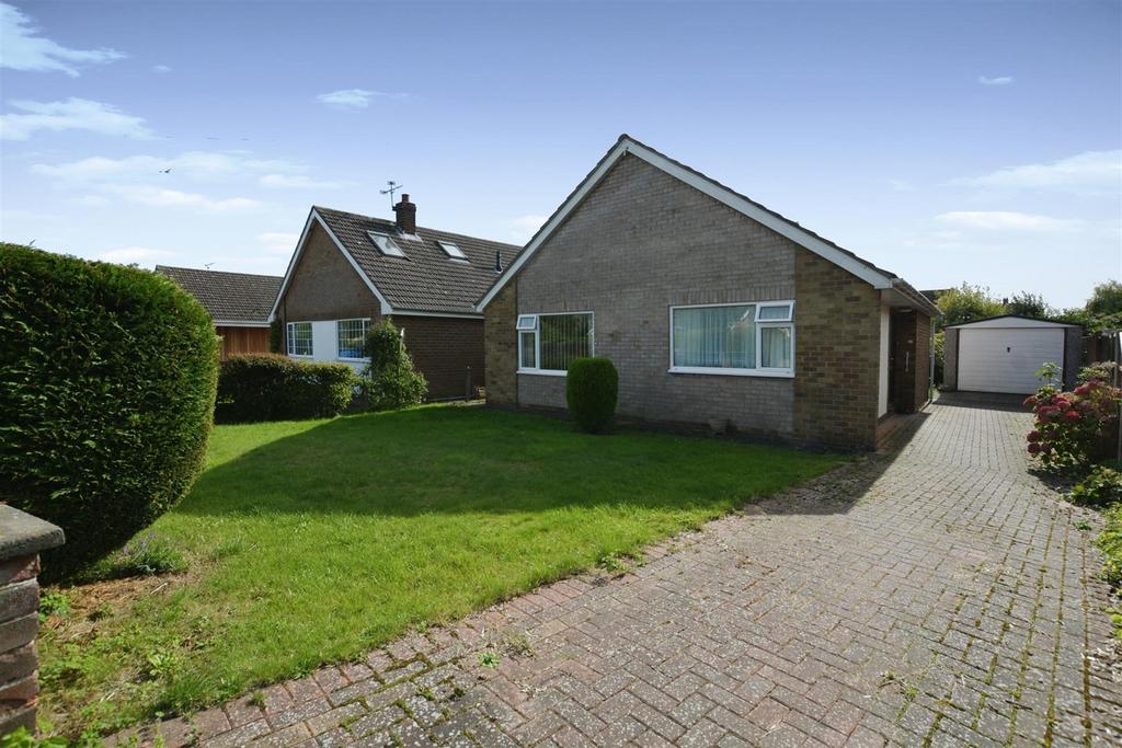 Orchard Drive, BurtonUponStather, Scunthorpe 2 bed detached bungalow