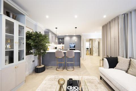 2 bedroom apartment for sale, Gibbard Mews, High Street, Wimbledon Village, SW19