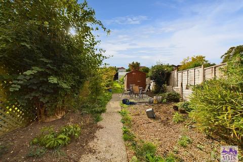 131 Darnley Road, Rochester, ME2 2UH