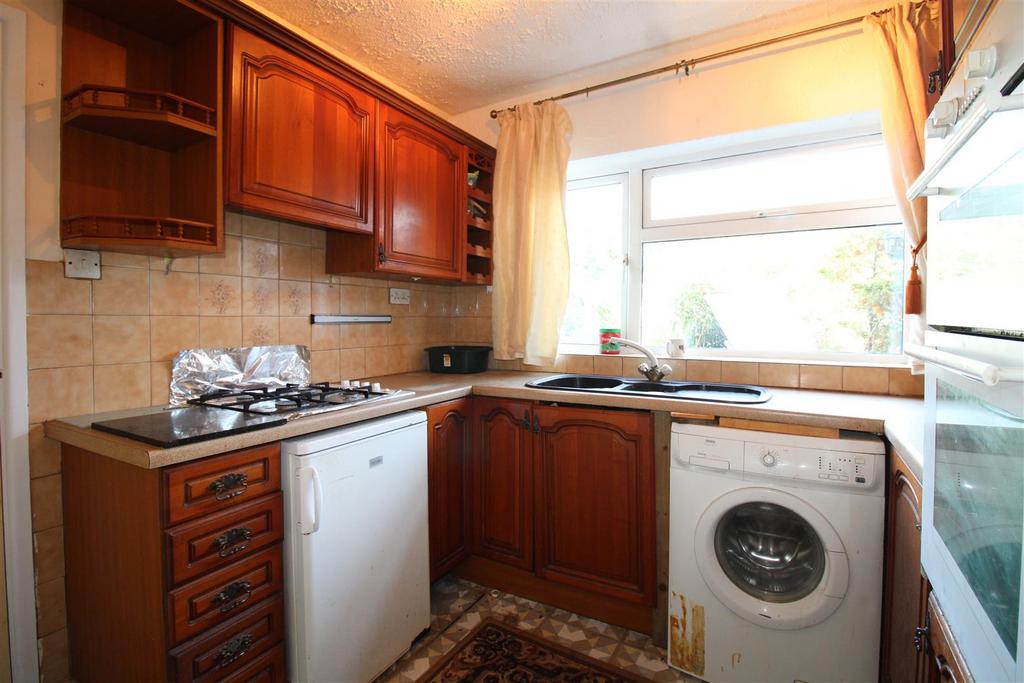 Mellowdew Road, Stourbridge 3 bed semidetached house for sale £210,000