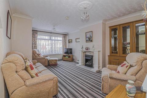 38 Caxton Road, Hoddesdon, EN11 9PG
