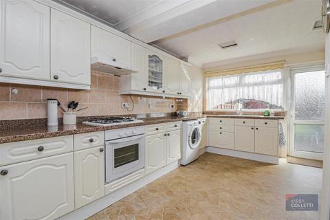 38 Caxton Road, Hoddesdon, EN11 9PG