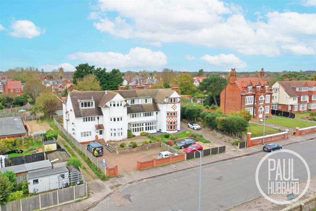 Gunton Cliff, Gunton, Suffolk 1 bed apartment for sale £150,000