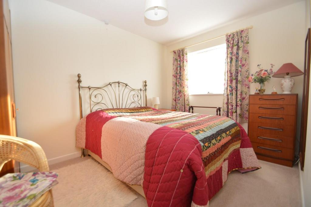 Bedroom 2.JPG