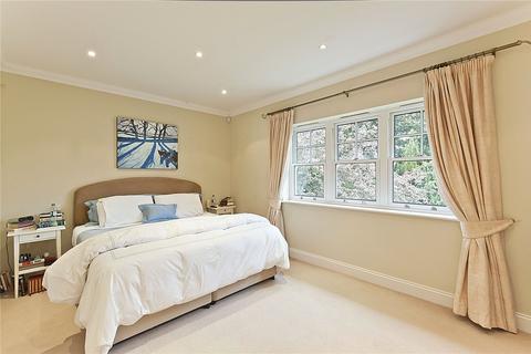 5 bedroom detached house to rent, Stevens Lane, Claygate, Esher, Surrey, KT10