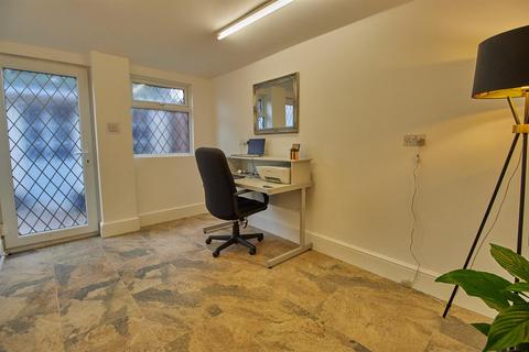 22 Adrian Drive, Barwell, Leicester, LE9 8GA