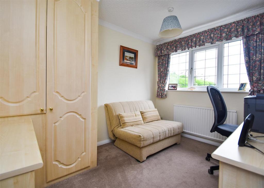 39 High Street - Bed 3.jpg