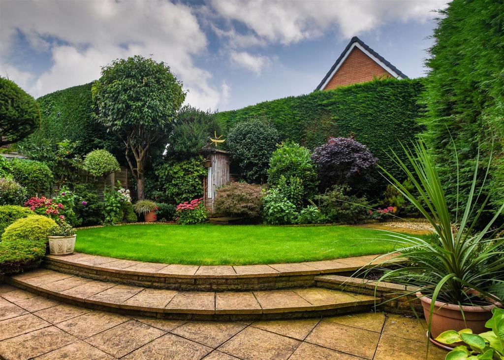 39 High Street - Garden.jpg