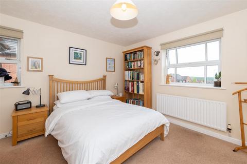 9 Oakleaf Rise, Far Forest, Kidderminster, DY14 9AE