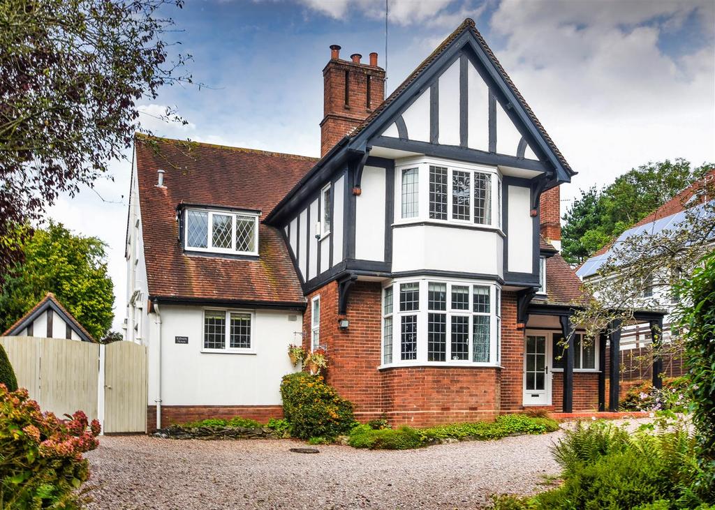 Kilburn, Stourbridge Road, Wombourne 4 bed detached house for sale £