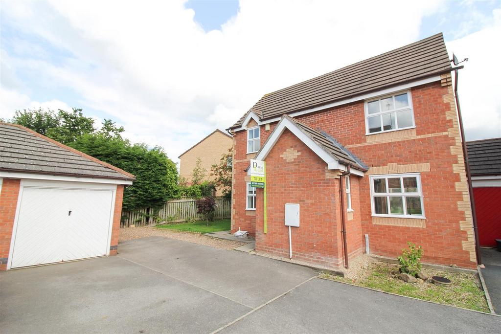 Doublegates Court, Ripon 3 bed detached house £995 pcm (£230 pw)