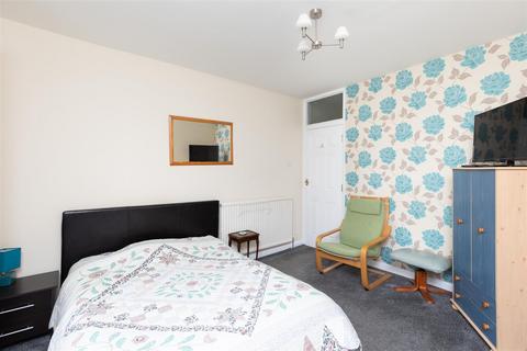 Bondgate House South, 44 Bondgate, Ripon, HG4 1QE