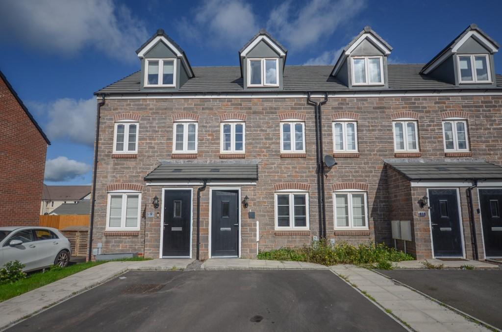 Burdock Road, Lyde Green, Bristol, BS16 7NR 3 bed terraced house for