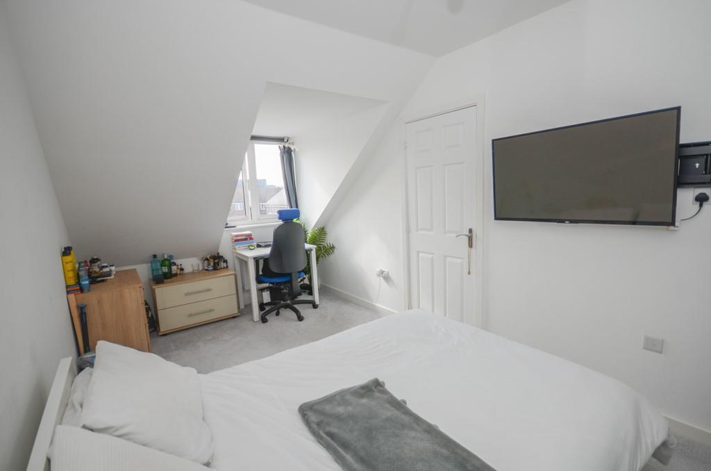 Bedroom 1.jpg