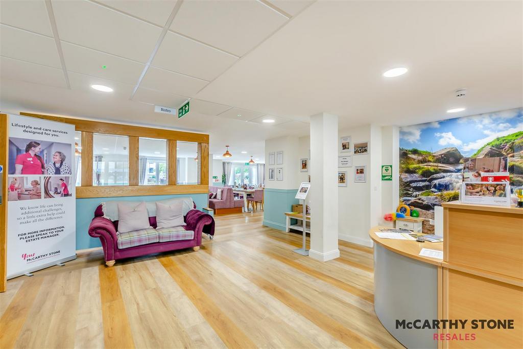 8600136-interior10.jpg
