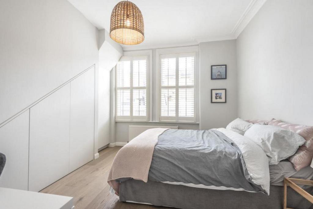 21a Garratt 2nd bed 2.JPG
