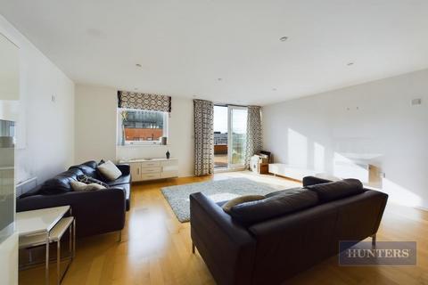 2 bedroom flat to rent, Sirocco 33 Channel Way, Southampton