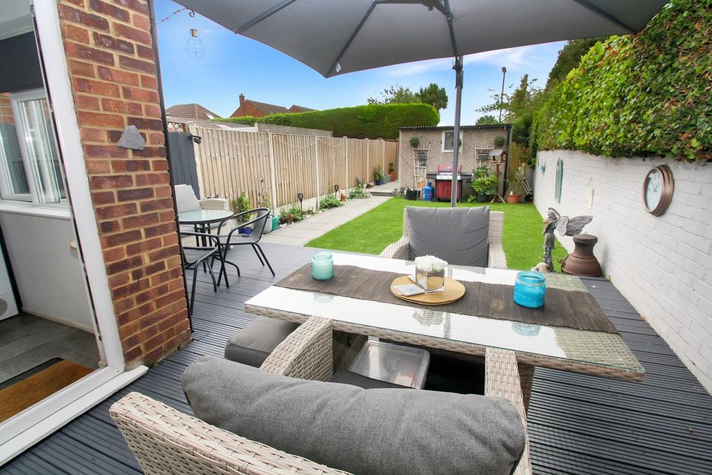 Hogarth Avenue, Ashford, TW15 4 bed terraced house for sale £515,000
