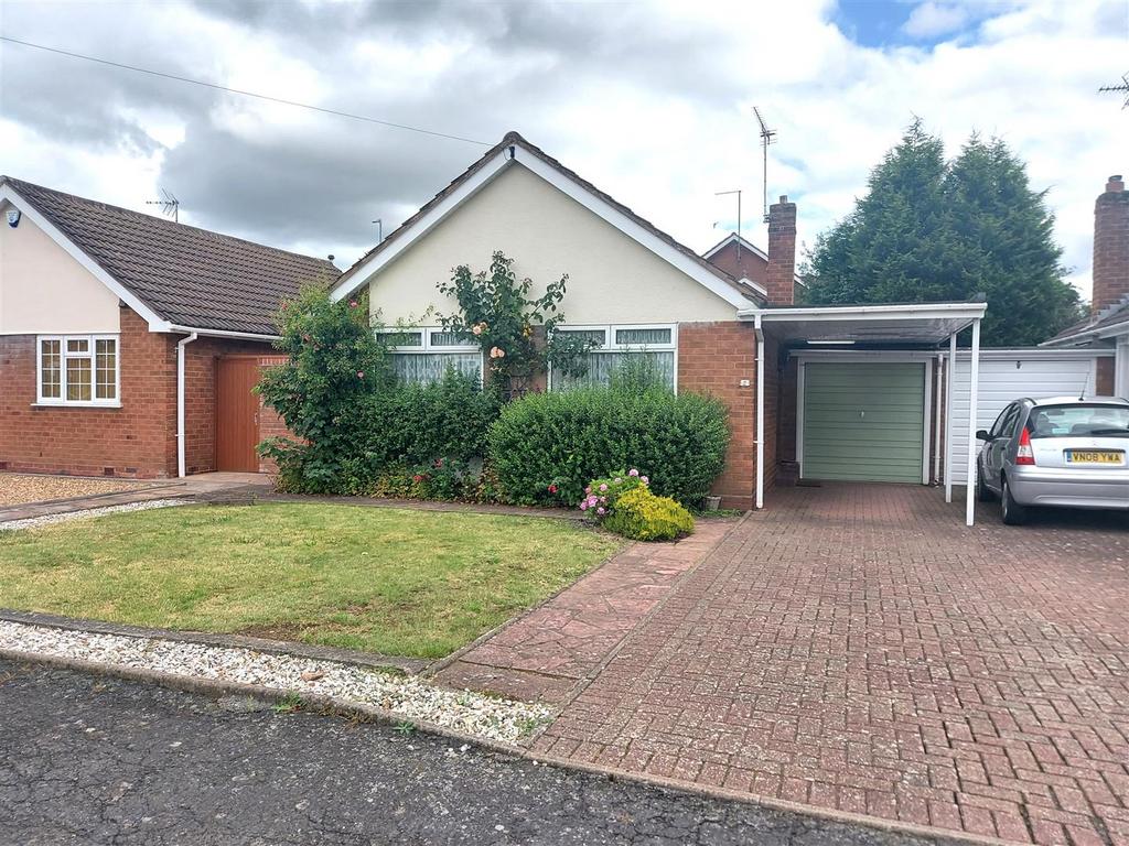 Brocket Close, StourportOnSevern 2 bed semidetached bungalow for