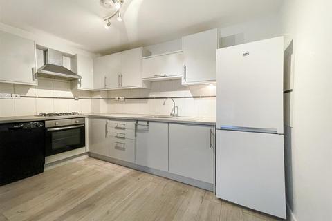2 bedroom apartment for sale, Western Gardens, Brentwood