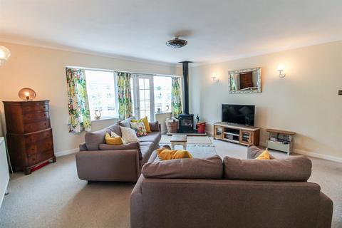 93 Hilton Road, Nottingham, NG3 6AQ